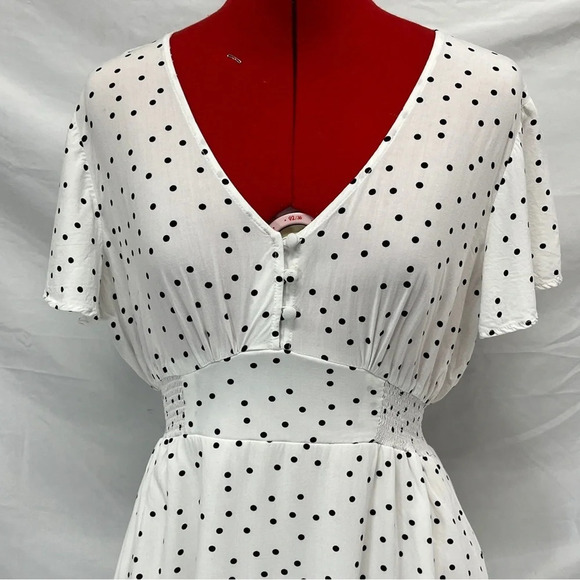 Impress white polka dotted dresssize large - Picture 12 of 14